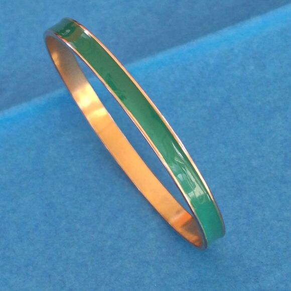 Green Enamel Bangle Bracelet Gold Tone Liner, Vintage - Picture 2 of 10